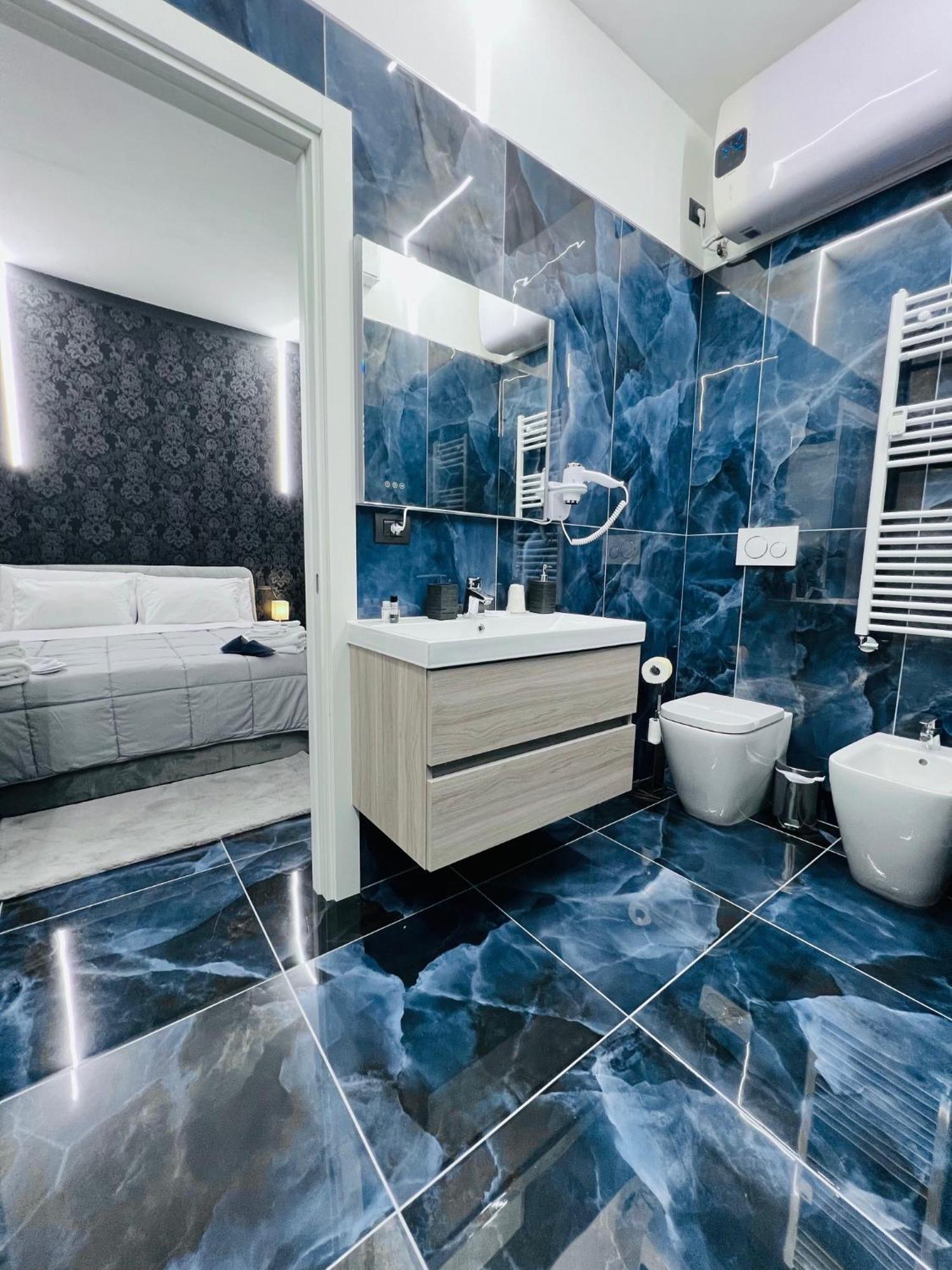 Seven Nights Bologna Bed & Breakfast ภายนอก รูปภาพ