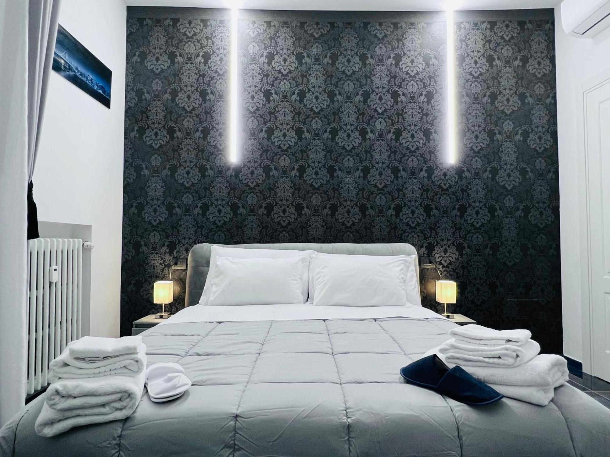 Seven Nights Bologna Bed & Breakfast ภายนอก รูปภาพ